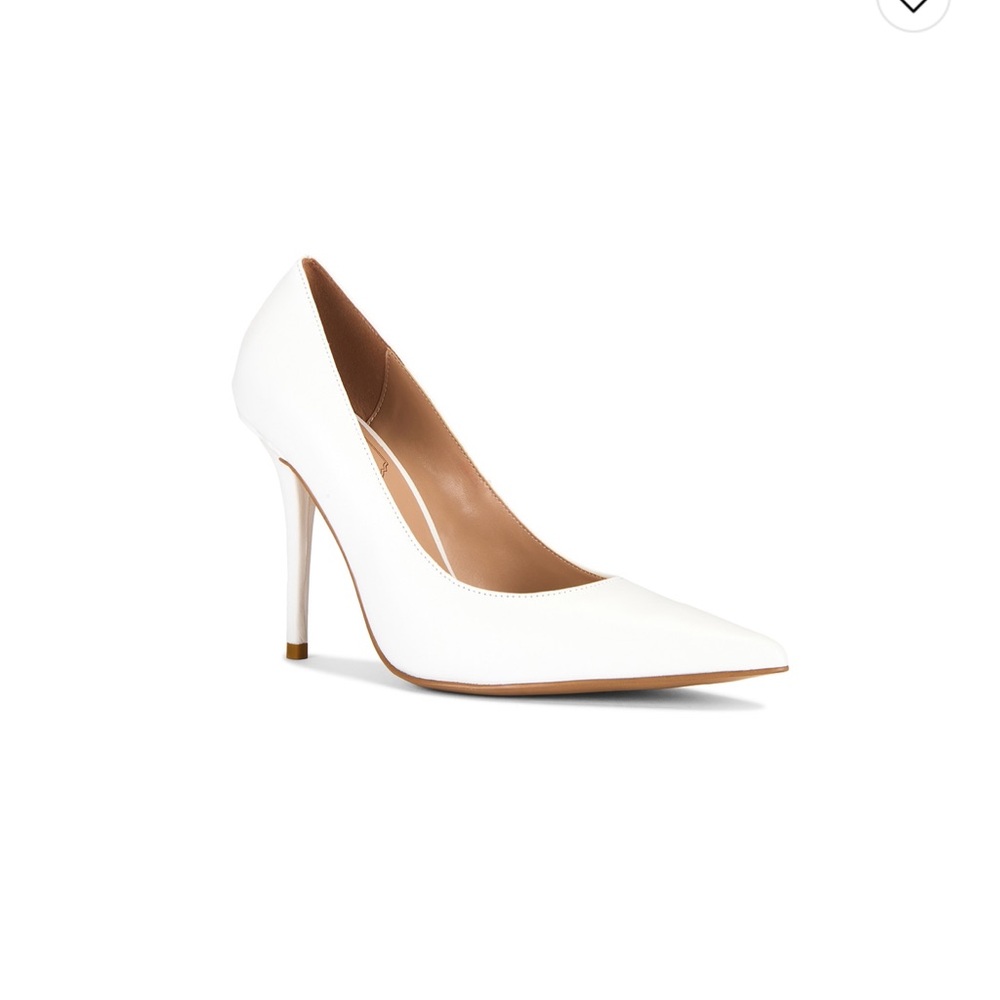 Michael Costello x REVOLVE Yasmeen Pump in White